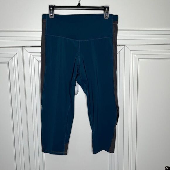 C9 By Champion Capri Active Leggings Size XL - Picture 1 of 4